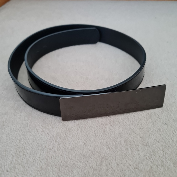 Cue Navy, Black, White dress with belt | size 10 - Picture 4 of 5